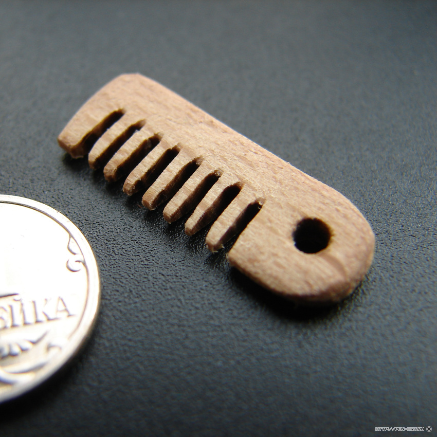 Miniature comb